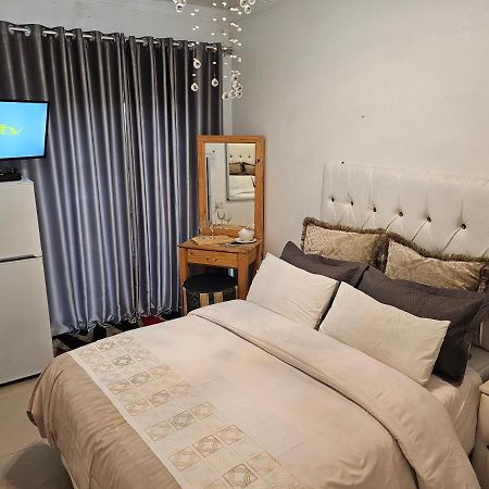 Rjs Guesthouse 德班 外观 照片