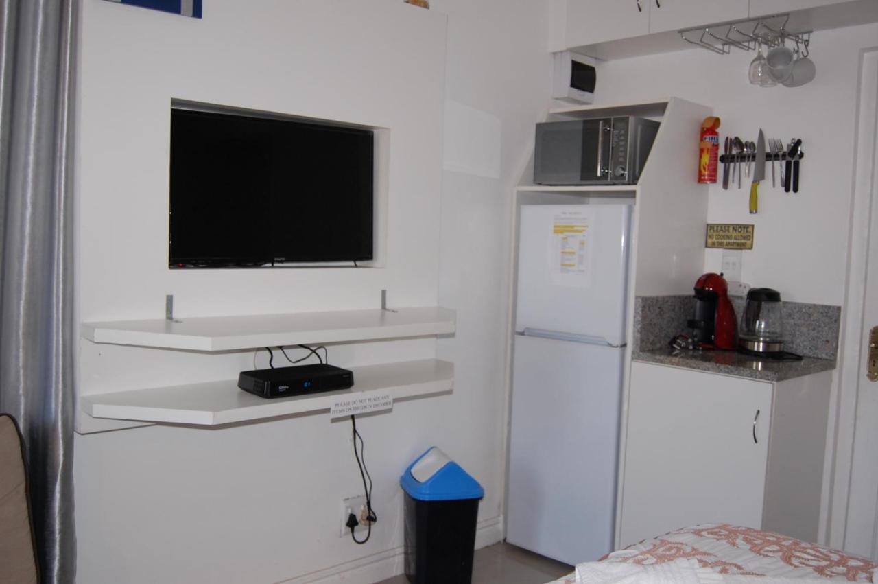 Rjs Guesthouse 德班 外观 照片
