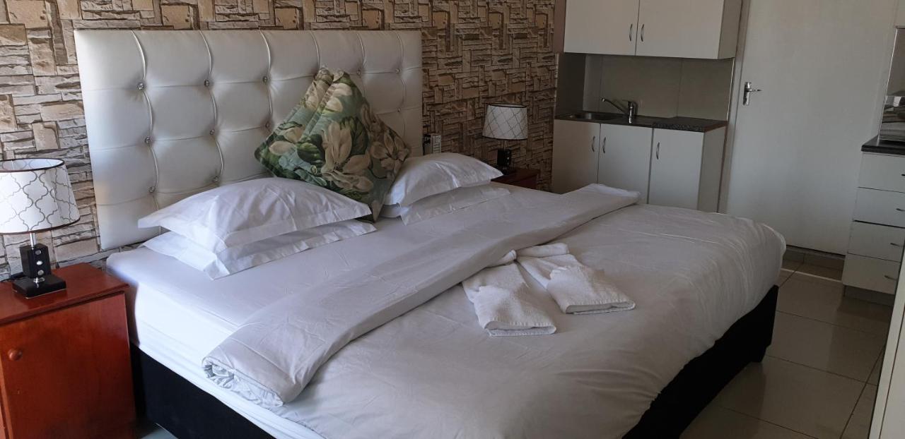 Rjs Guesthouse 德班 外观 照片